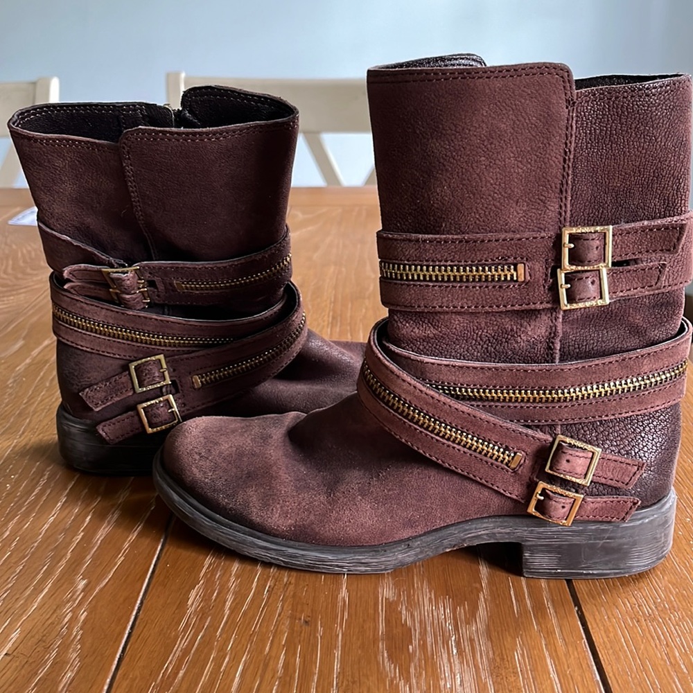 Vince Caputo short brown boots